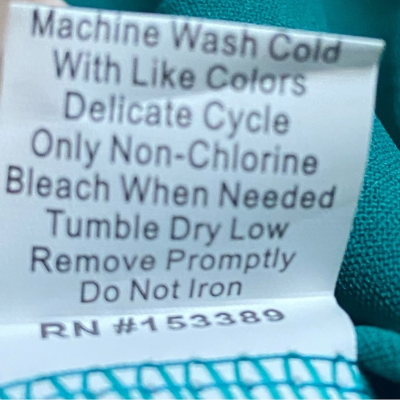 Style. Infusion Split Neck Emerald Green Top - Picture 6 of 6